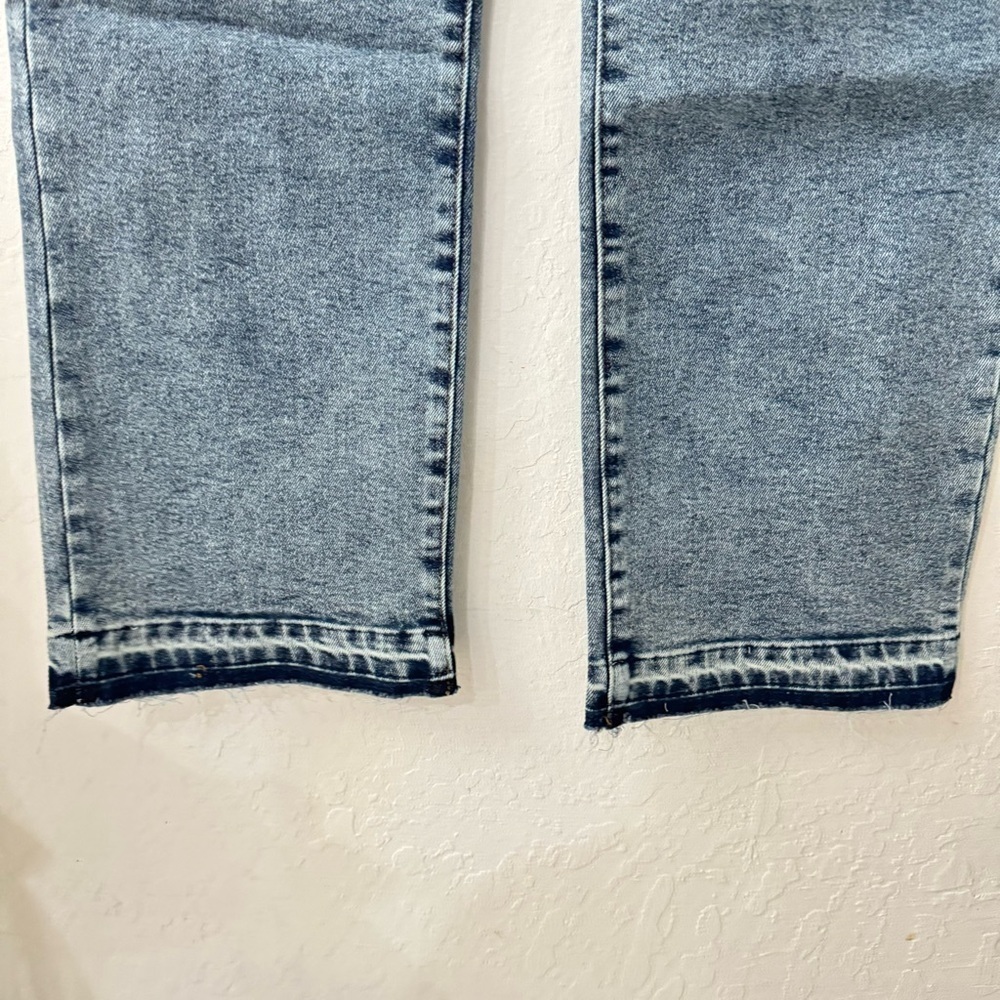 Tractr High Rise Straight Washed Denim Dark Blue Fray Hem Jeans 2/26 - Picture 3 of 6